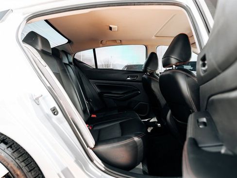 Used 2019 Nissan Altima 2.5 SR w/ SR Premium Package image 41