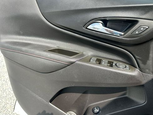 Used 2024 Chevrolet Equinox RS w/ RS Leather Package FWD image 17