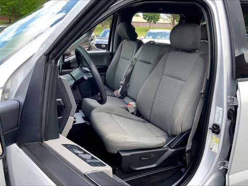 Used 2019 Ford F150 XLT w/ Trailer Tow Package image 8