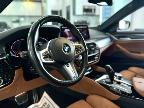 Used 2022 BMW 540i xDrive w/ M Sport Package image 13