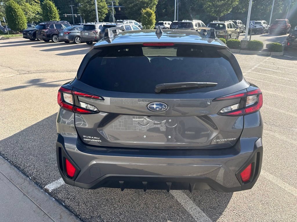 Used 2024 Subaru Crosstrek 2.0i Premium AWD/4WD image 3