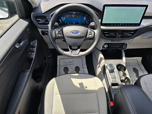 Used 2025 Ford Escape Active w/ Active Premium Tech Pack FWD image 13