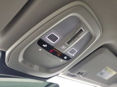 Used 2025 Volvo XC60 B5 Plus image 36