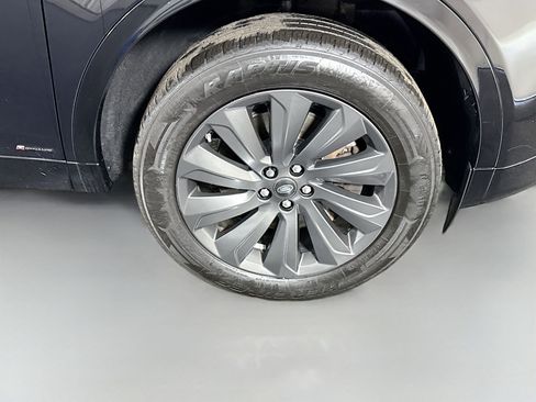 Used 2020 Land Rover Discovery Sport SE R-Dynamic AWD/4WD image 32