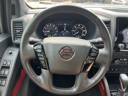 Used 2022 Nissan Frontier Pro-X RWD image 18