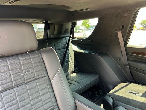Certified 2024 Cadillac Escalade Sport Platinum w/ LPO, ONYX Package AWD/4WD image 23