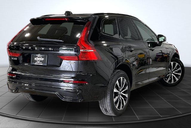 Certified 2025 Volvo XC60 B5 Core w/ Climate Package AWD/4WD image 3