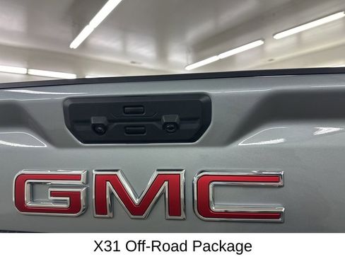 Used 2024 GMC Sierra 2500 Denali w/ Denali Reserve Package image 17