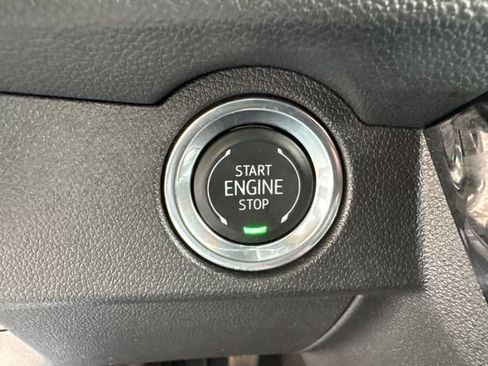 Used 2025 Chevrolet Traverse RS AWD/4WD image 30