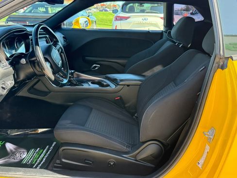 Used 2018 Dodge Challenger SXT w/ Driver Convenience Group image 18