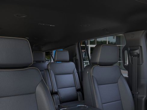 New 2025 Chevrolet Suburban Premier image 24