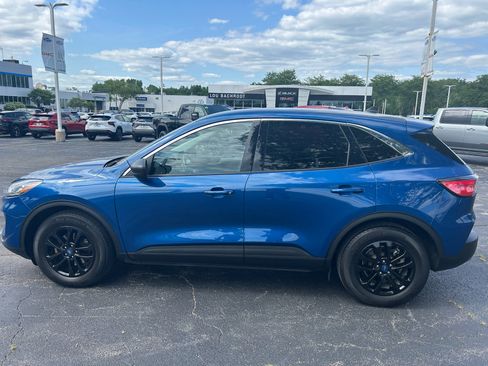 Used 2022 Ford Escape SE w/ Convenience Package FWD image 8