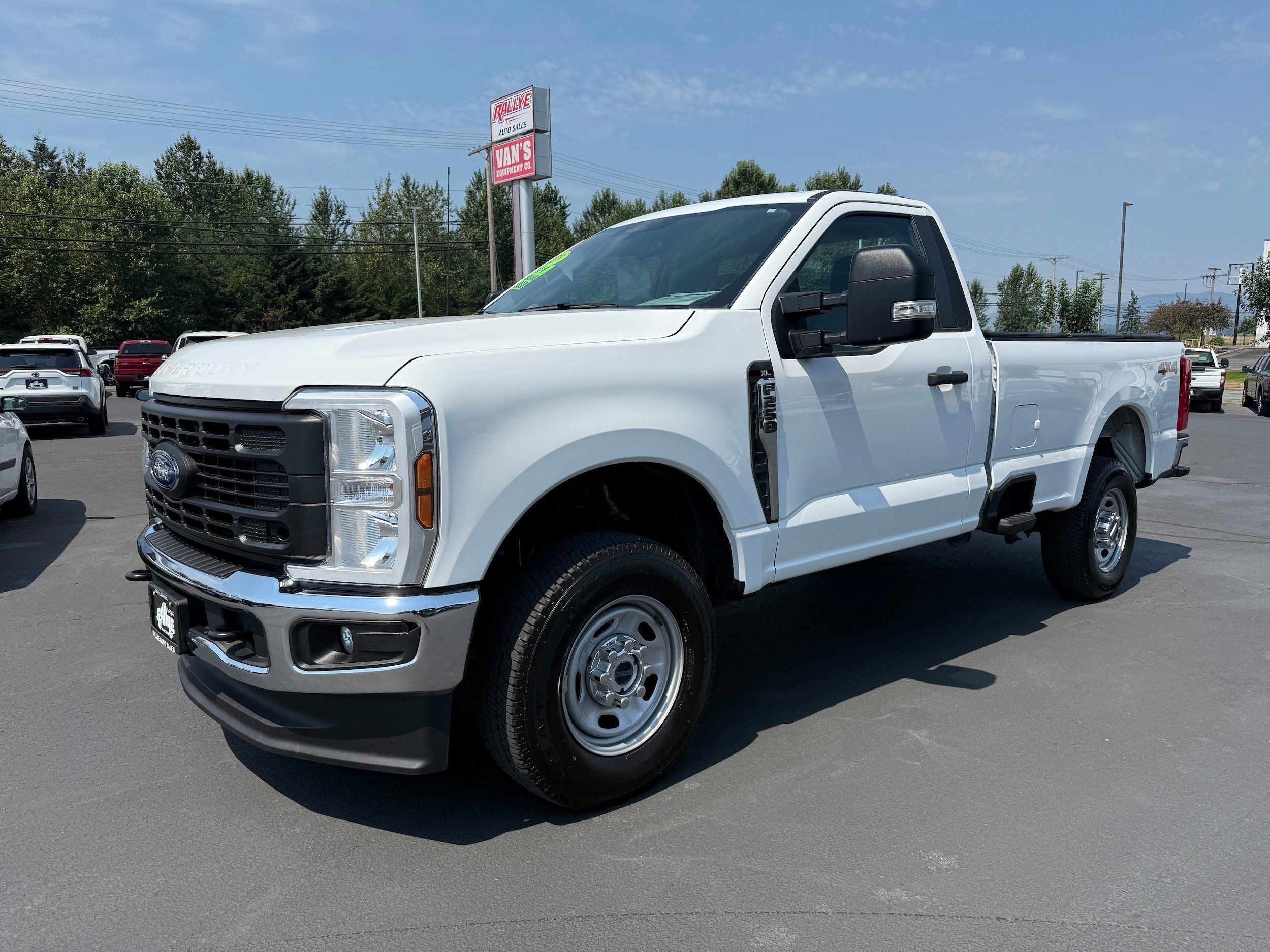 Used 2025 Ford F250 XL w/ XL Chrome Package AWD/4WD image 1
