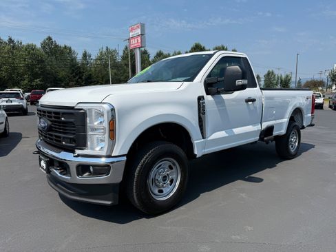 Used 2025 Ford F250 XL w/ XL Chrome Package AWD/4WD image 1