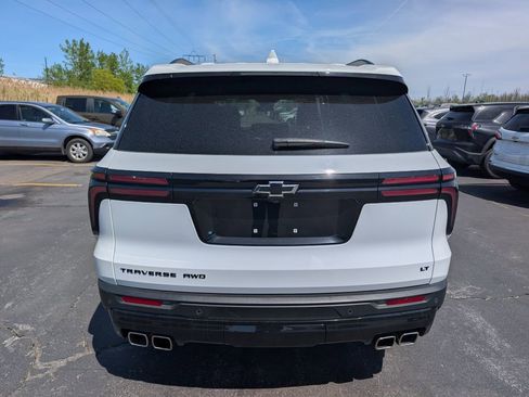 Used 2024 Chevrolet Traverse LT w/ Midnight/Sport Edition AWD/4WD image 9