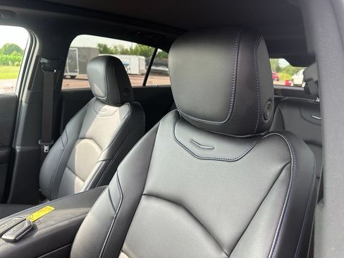 Used 2025 Cadillac XT4 Sport w/ LPO, Floor Liner Package AWD/4WD image 3