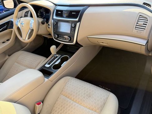 Used 2016 Nissan Altima 2.5 SV w/ Convenience Package FWD image 17