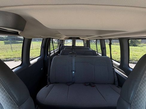 Used 2008 Chevrolet Express 3500 LS RWD image 20