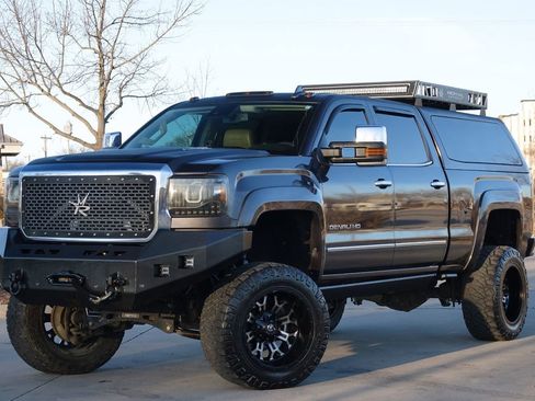 Used 2015 GMC Sierra 2500 Denali w/ Duramax Plus Package AWD/4WD image 7