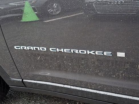 Used 2022 Jeep Grand Cherokee Limited 4xe image 31