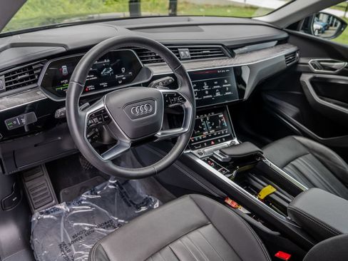 Used 2023 Audi e-tron Premium Plus AWD/4WD image 4