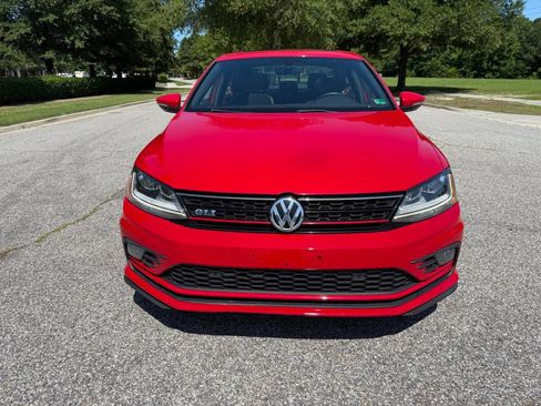 Used 2017 Volkswagen Jetta GLI image 9