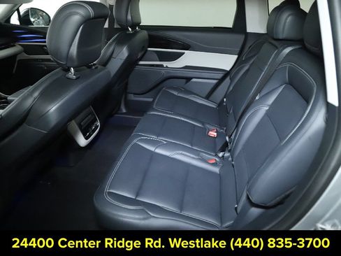 Used 2025 Lincoln Nautilus Premier AWD/4WD image 14