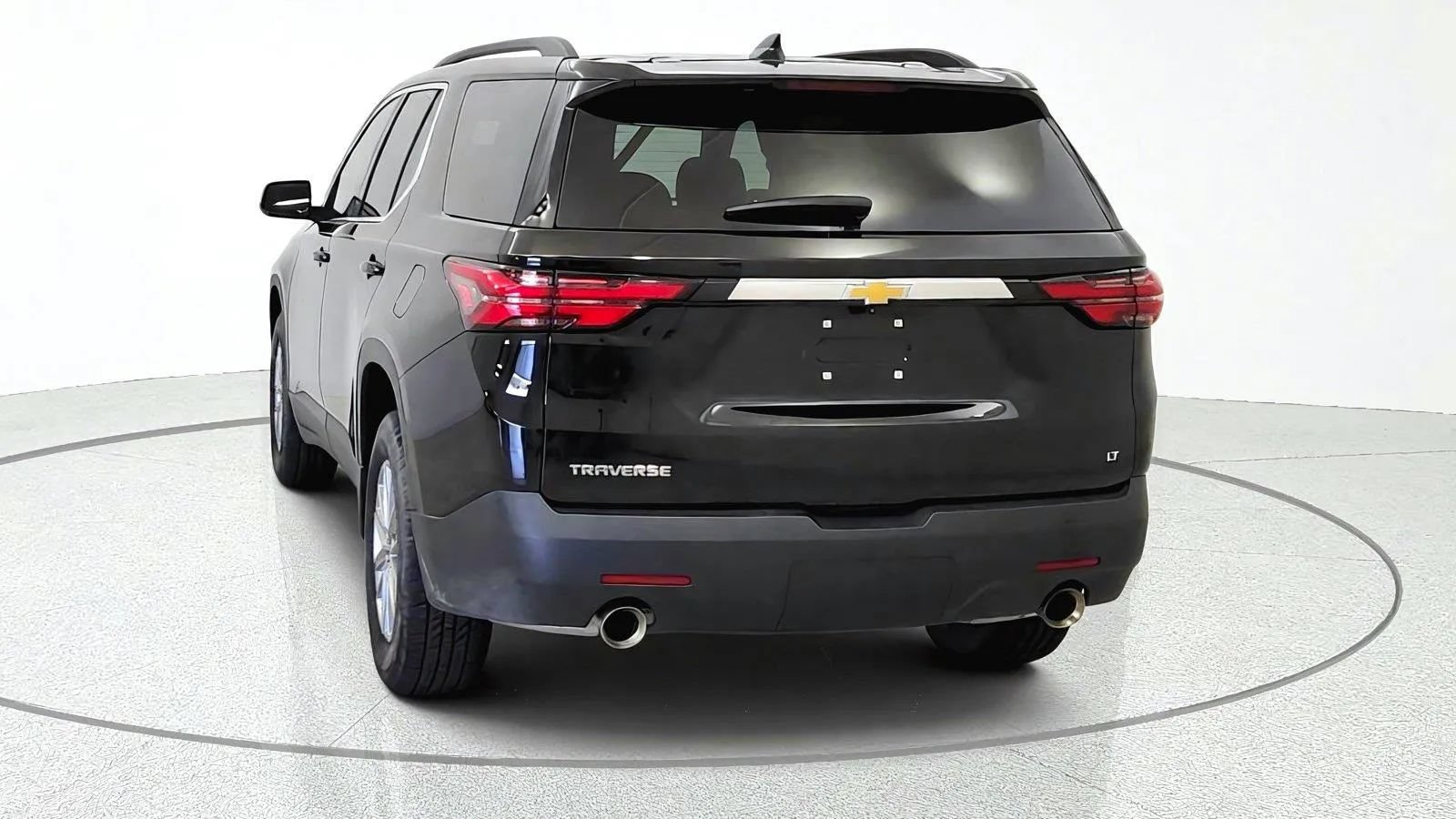 Used 2023 Chevrolet Traverse LT FWD image 6