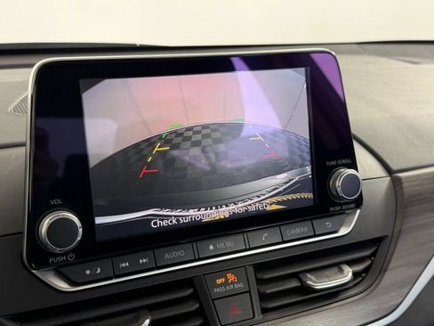 Used 2025 Nissan Altima 2.5 SV FWD image 35