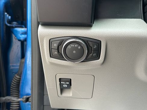 Used 2015 Ford F150 XL w/ Equipment Group 101A Mid AWD/4WD image 14