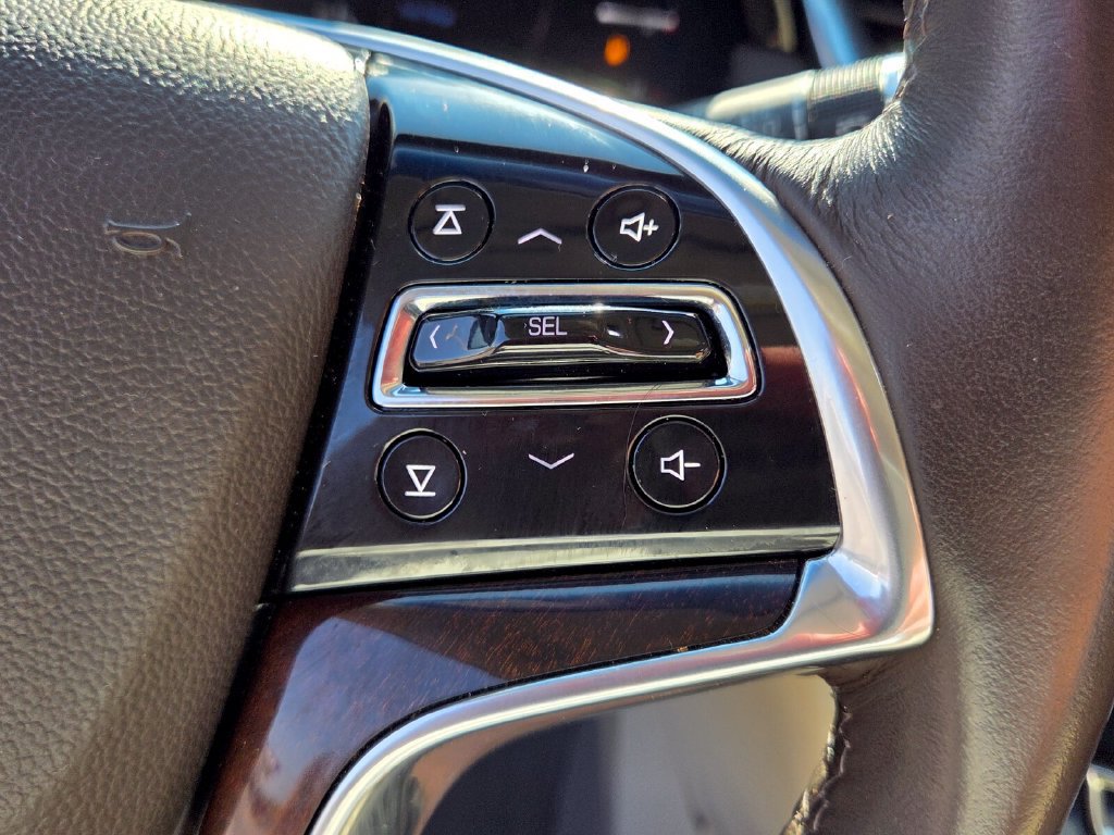 Used 2013 Cadillac XTS Luxury FWD image 25
