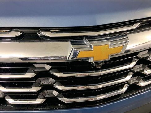 Used 2025 Chevrolet Equinox LT image 28