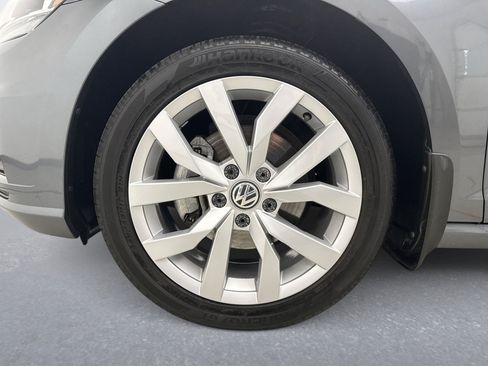 Used 2018 Volkswagen Golf SEL FWD image 26
