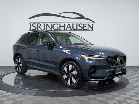 Certified 2024 Volvo XC60 T8 Plus w/ Climate Package AWD/4WD image 3