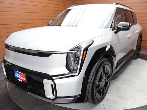 Used 2024 Kia EV9 GT-Line image 4