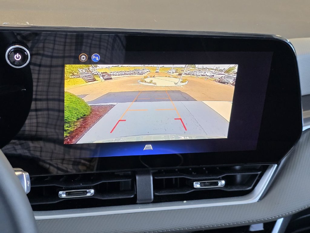 Used 2026 Chevrolet Equinox LT w/ Convenience Package II FWD image 15