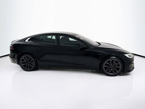 Used 2021 Tesla Model S Plaid image 9
