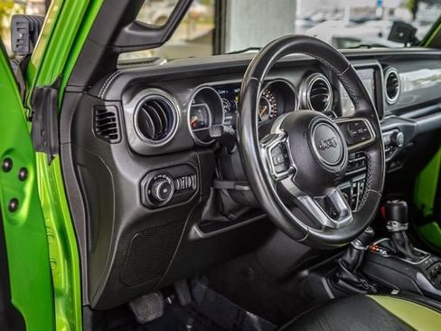 Used 2019 Jeep Wrangler Unlimited Sahara AWD/4WD image 28