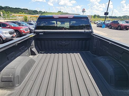 Used 2021 Chevrolet Silverado 1500 LT Trail Boss w/ Convenience Package II image 8