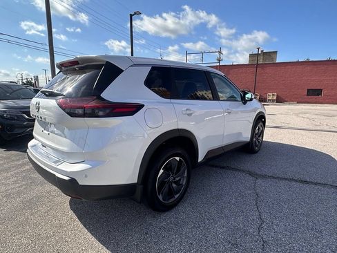 Certified 2025 Nissan Rogue SV FWD image 7