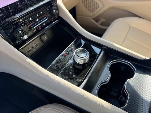 New 2025 Jeep Grand Cherokee L Limited w/ Luxury Tech Group II RWD image 30