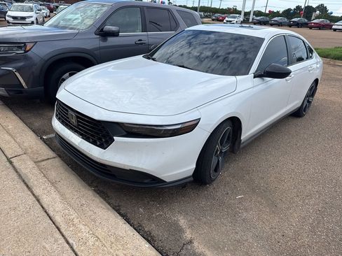 Used 2025 Honda Accord Sport image 1