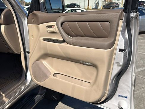 Used 1999 Toyota Land Cruiser image 29