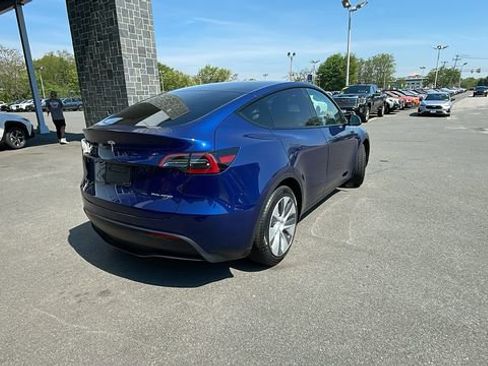Used 2023 Tesla Model Y Long Range AWD/4WD image 7