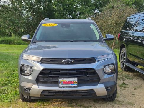 Used 2022 Chevrolet TrailBlazer LT w/ Convenience Package AWD/4WD image 2
