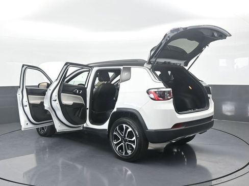 Used 2023 Jeep Compass Limited image 73