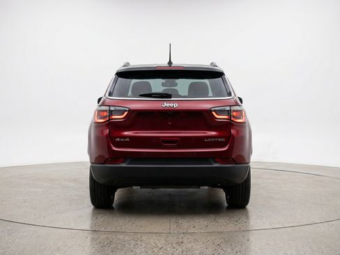 Used 2025 Jeep Compass Limited image 7