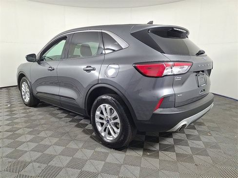 Used 2021 Ford Escape SE image 8