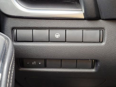 Used 2023 Nissan Rogue SV image 25