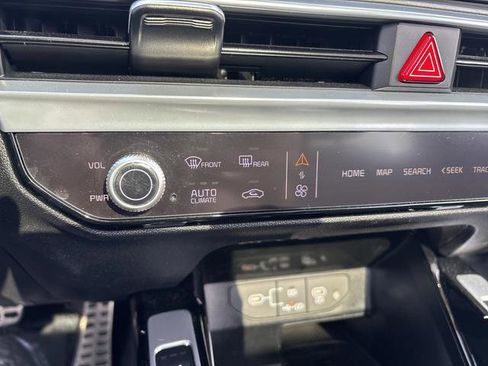 Used 2024 Kia Sorento SX image 21
